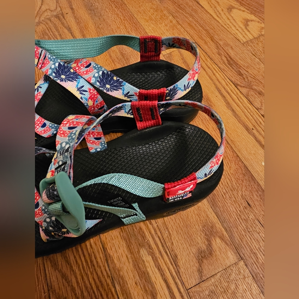 Customized Womens Chacos - Picture 2 of 4